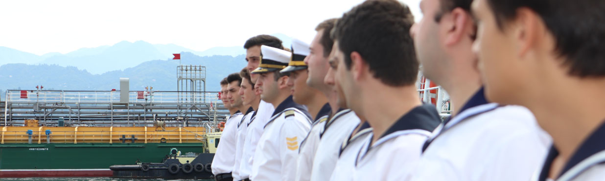 კურსდამთავრებულები